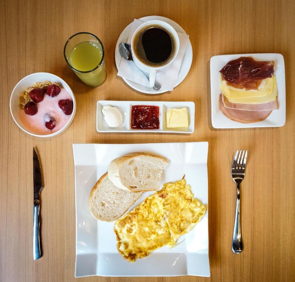 Hotel Boutique Restaurant Kran Kreen بونتا أريناس المظهر الخارجي الصورة